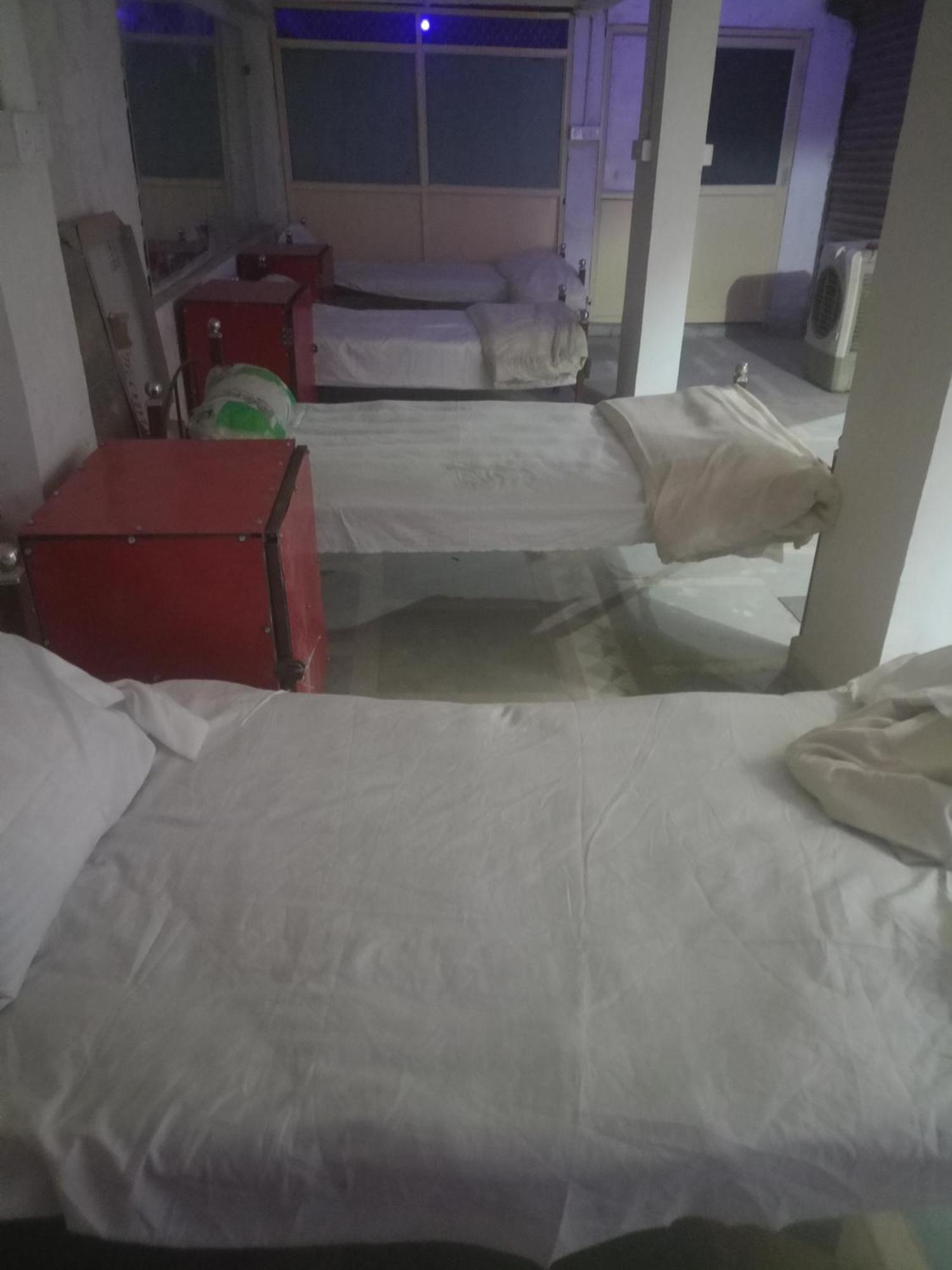 Blue Stone Dormitory 博帕尔 外观 照片